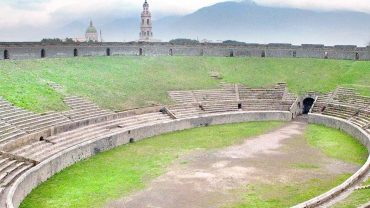 🏟Do you know where the world’s oldest Roman amphitheater is located?